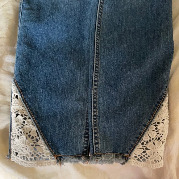 HOLLISTER CROP JEANS, SIZE 5, W27 - Picture 3 of 5